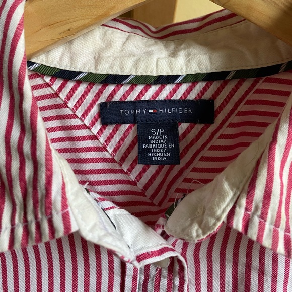 Tommy Hilfiger button down - Picture 3 of 3
